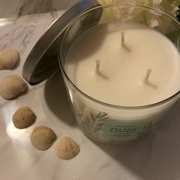 White Barn Accents Nwt 3 Wick Sea Salt Balsam Candle Poshmark